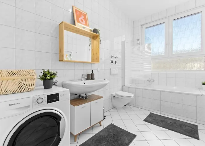 Apartment - Neu - Grosse & Gemuetliche 3 *