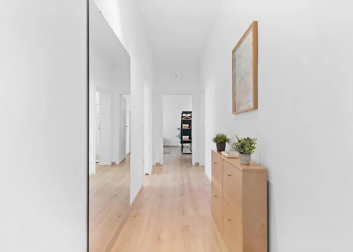 Apartment - Neu - Grosse & Gemuetliche 3 *